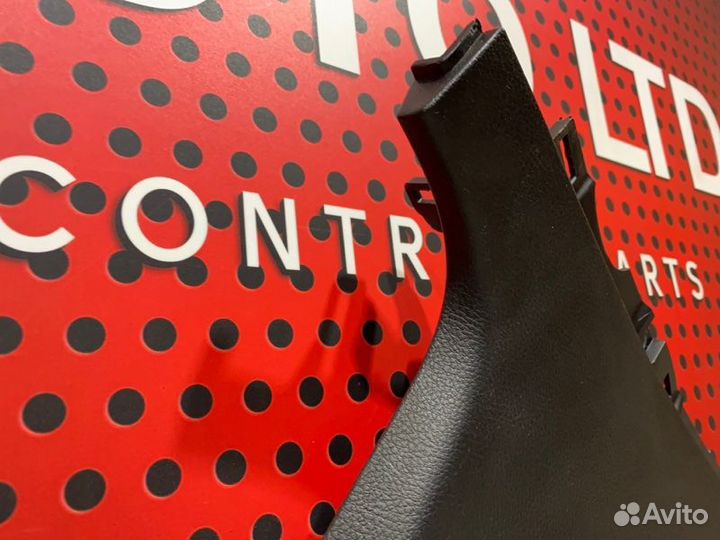 Обшивка салона Jeep Grand Cherokee WK2 2016