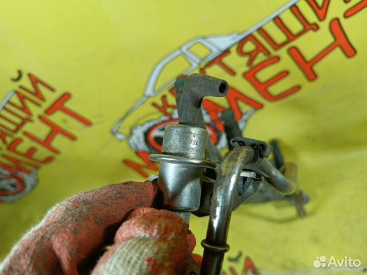 Топливная рампа с форсунками Ford Focus 1 I седан