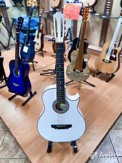 Акустическая гитара