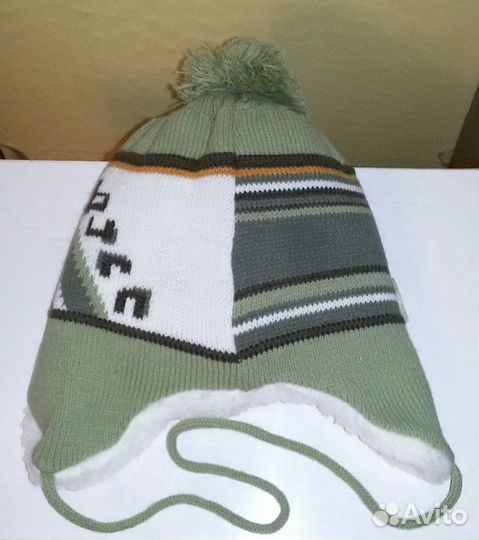 Зимняя шапка тёплая новая 48 см