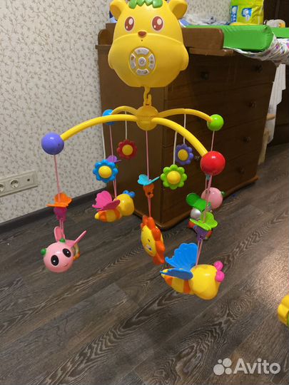 Мобиль на кроватку с проектором музыкальный