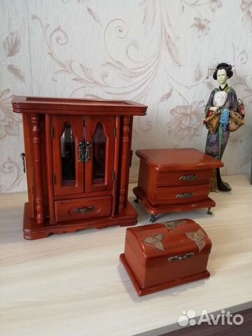 Шкатулки-шкафчик, комодики из красного дерева