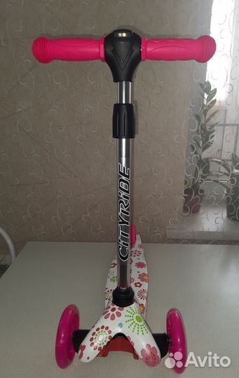 Детский самокат трёхколёсный