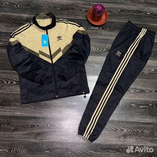 Спортивный костюм adidas