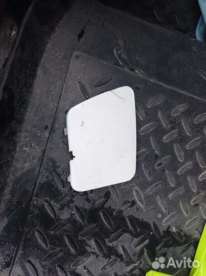 Заглушка заднего бампера белая renault logan