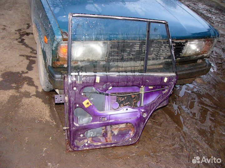 Дверь задняя правая 2104