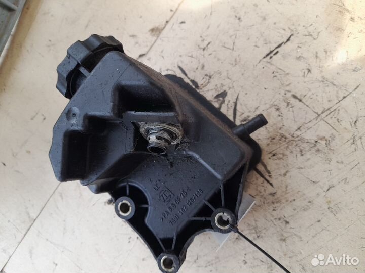 Мерседес Вито Бачок жидкости усилителя руля