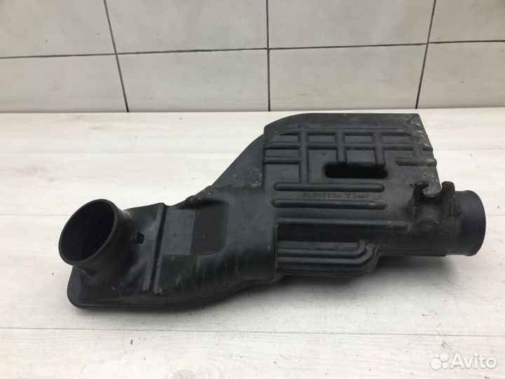 Резонатор воздушного фильтра Mitsubishi L200 3