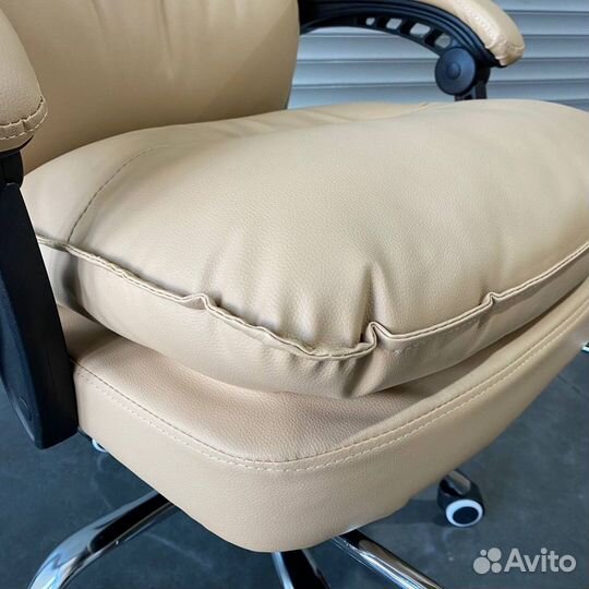 Офисное кресло