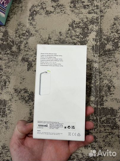 Чехол на iPhone 13pro новый