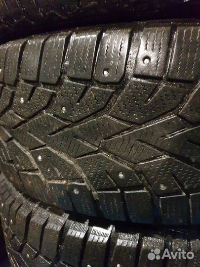 Gislaved NordFrost 100 215/60 R16 99T