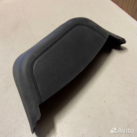 Накладка фонаря задняя левая Geely Monjaro