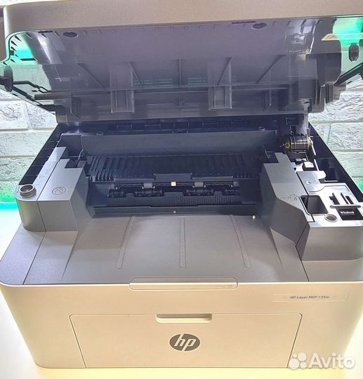 А.8236 Принтер HP Laser MFP135W