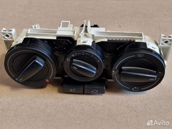 Блок управления печки/ климат-контролем VW Polo 3