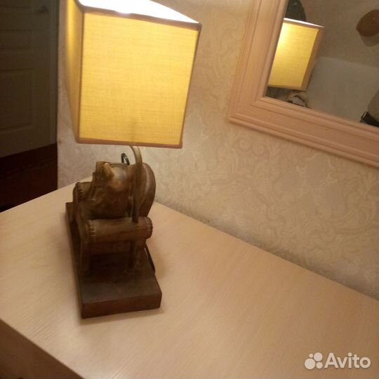 Лампа настольная