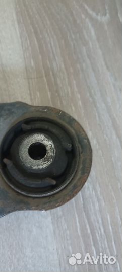 Правый рычаг в передней подвески opel meriva а