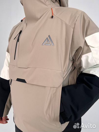 Сноубордический костюм