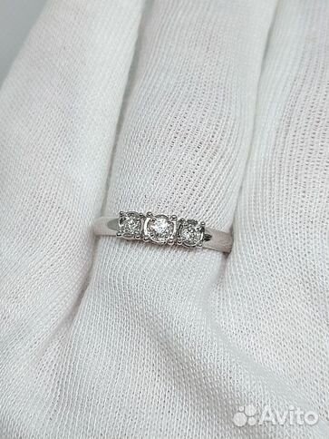 Кольцо с природным камнем Золото