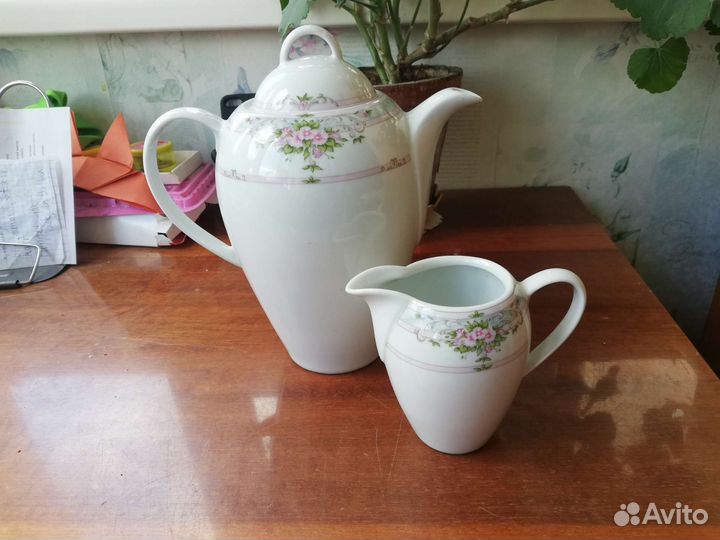 Комплект чайник и молочник