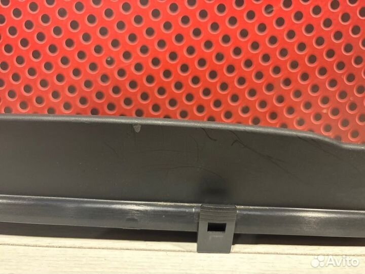 Крышка блока предохранителей Volvo S60 седан