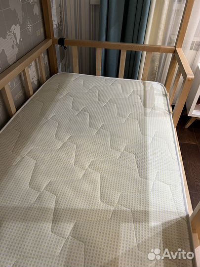 Детская кроватка-домик из бука