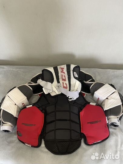 Нагрудник вратарский ccm