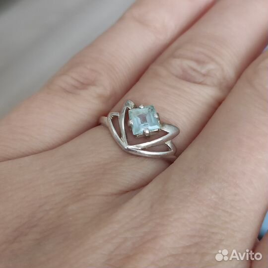 Кольцо с топазом