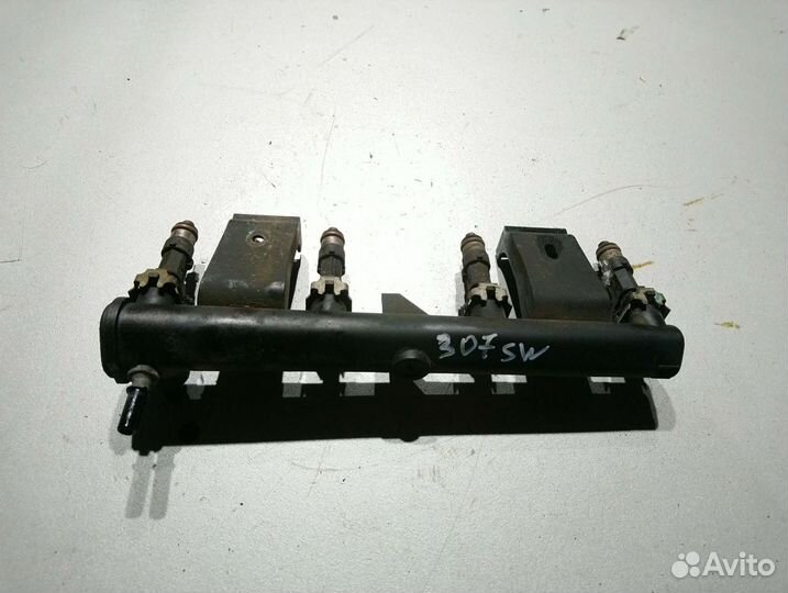 Топливная рампа в сборе peugeot 307 1.6 nfu