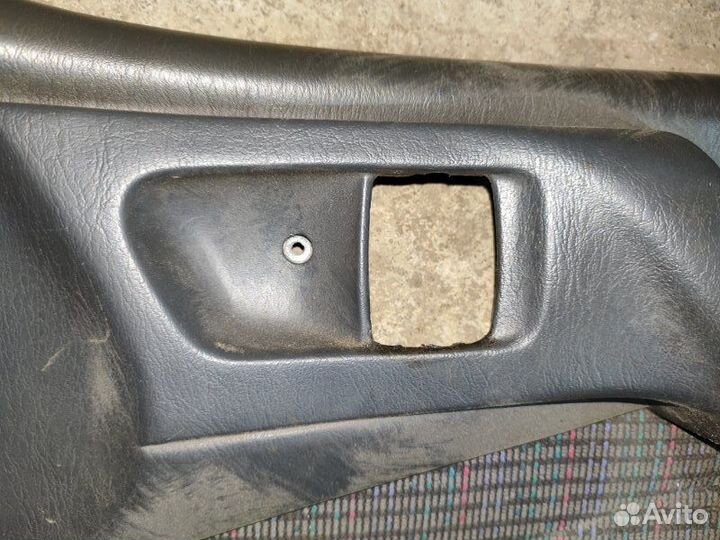 Накладка двери передняя правая Toyota Carina E