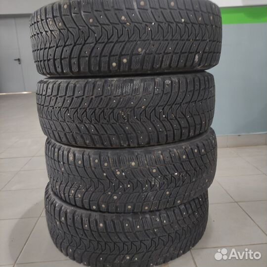 Зимняя резина 215 65 r16