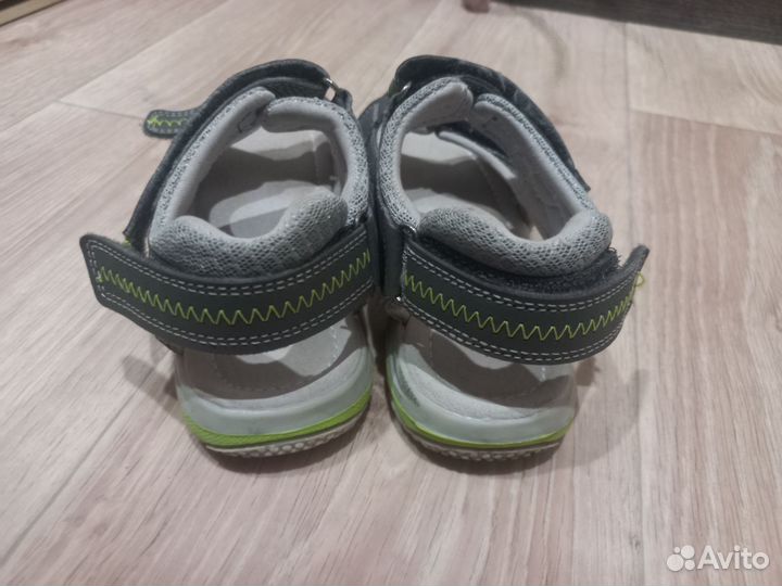 Сандалии для мальчика р-р 30 б/у