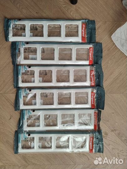 Legrand Valena цвет белый