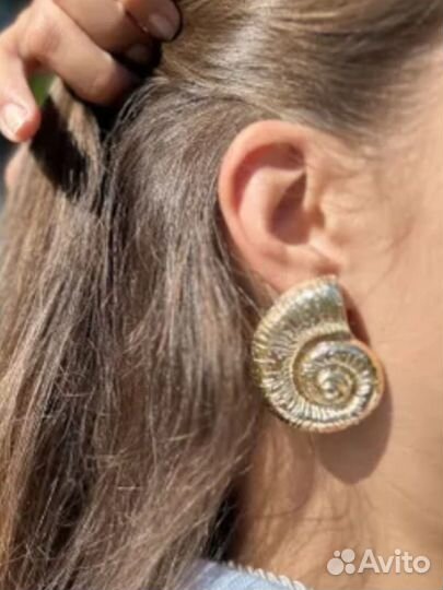 Серьги в виде раковины