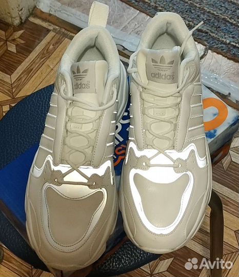 Кроссовки adidas