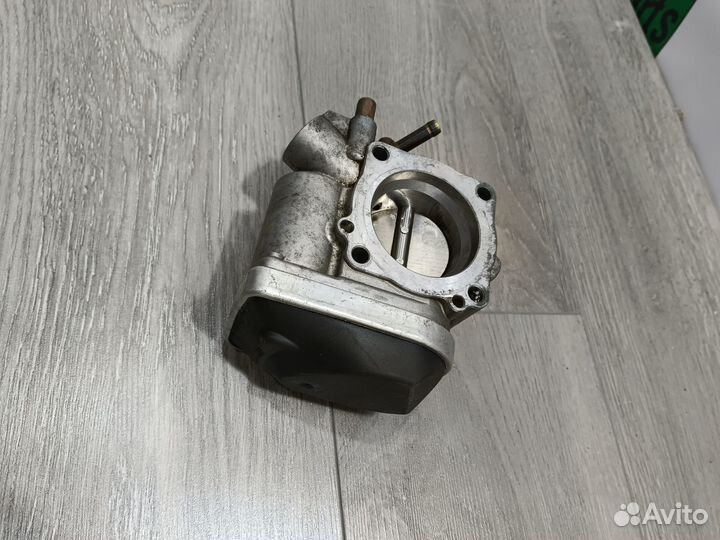 Дроссельная заслонка для 1.6 BSE Skoda Octavia A5