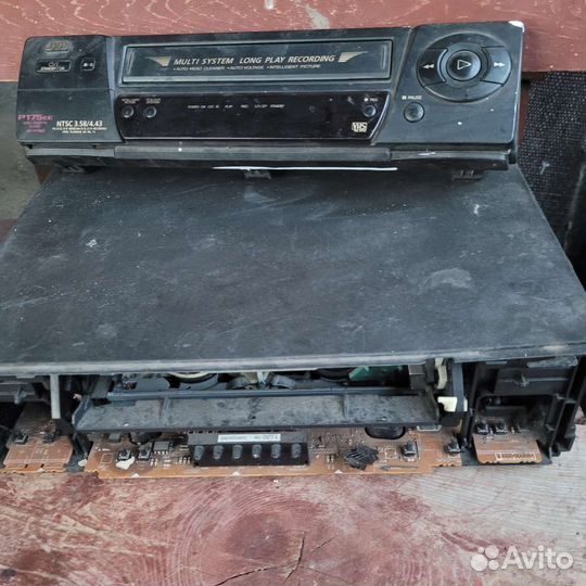 Видеомагнитофон