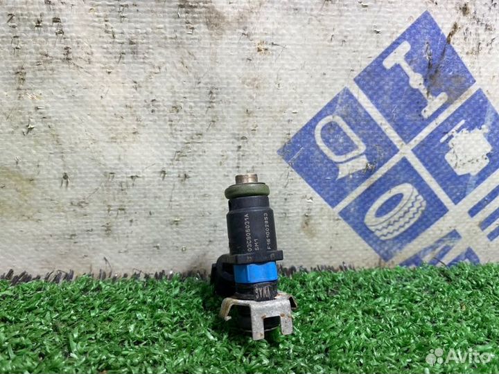 Форсунка топливная Volkswagen Jetta седан 1.6 CFN