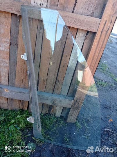 Стекла левых дверей на Джили мк