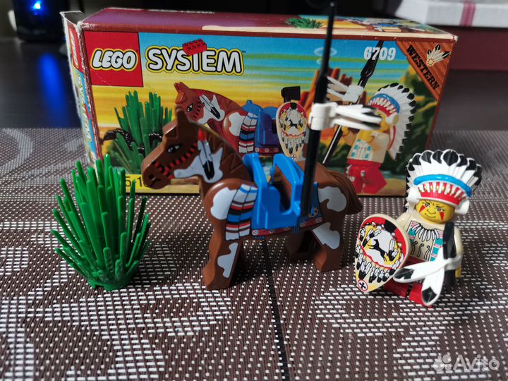 Вождь индейцев lego western
