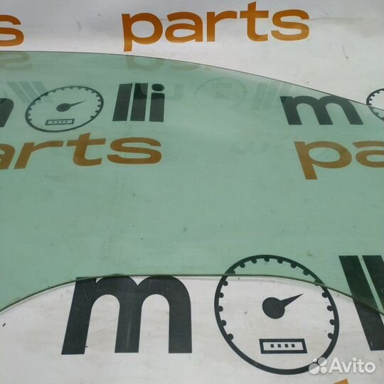 Стекло двери переднее правое Audi Q3 8U 2013