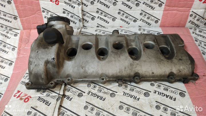 Клапанная крышка левая Porsche Cayenne 4.5 V8