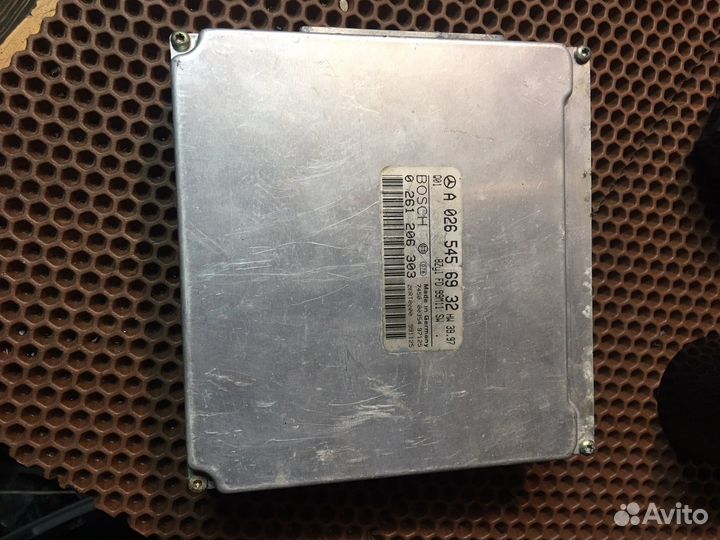 Блок управления двигателем Mercedes Benz W220