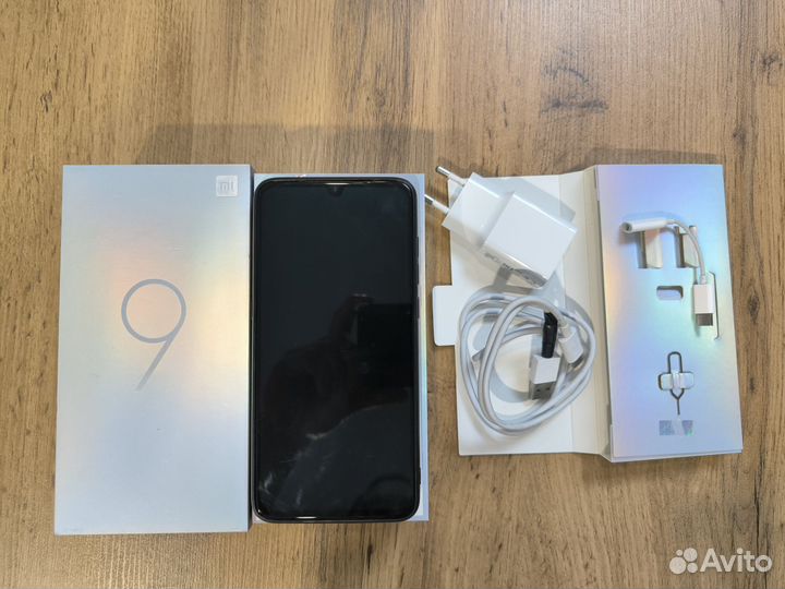 Xiaomi Mi 9, 6/64 ГБ