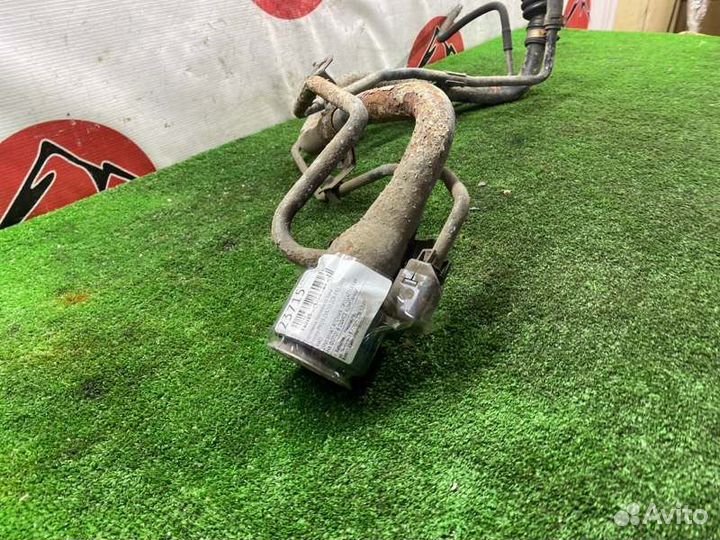 Горловина топливного бака Toyota Prius ZVW55