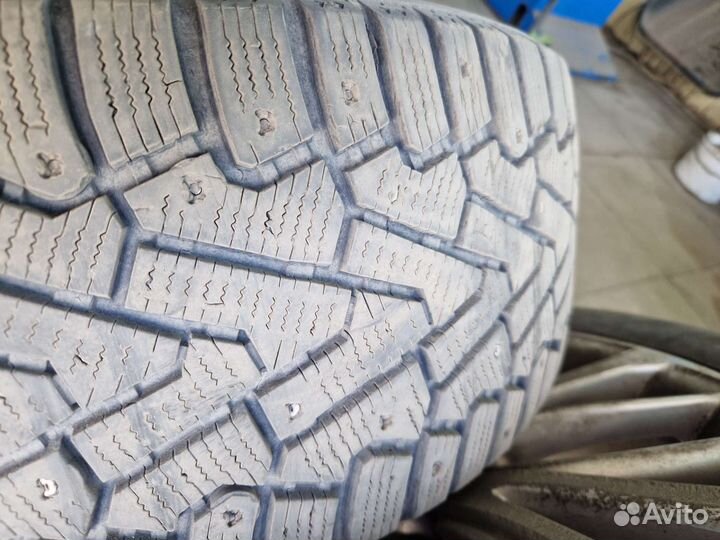 Pirelli Ice Zero 235/50 R18