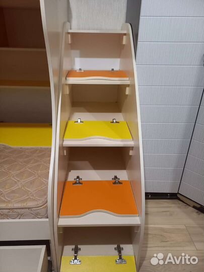 Кровать двухъярусная бу 2 спальных места