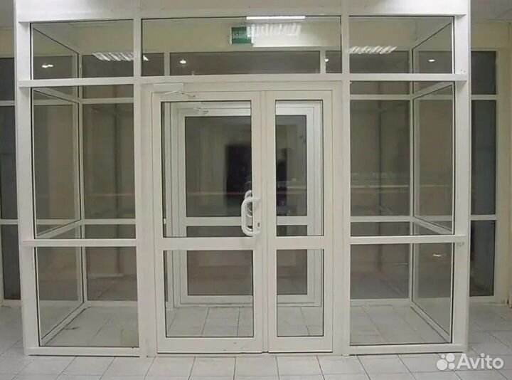 Остекление входной группы двери окна