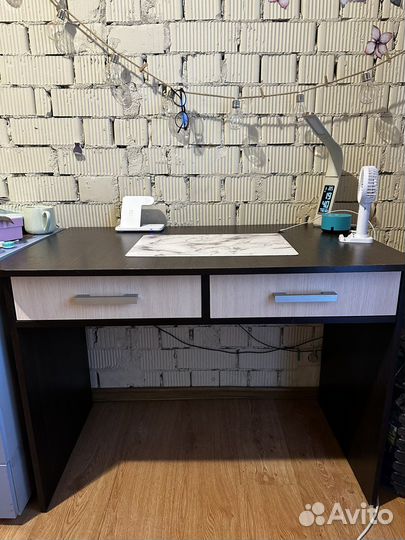 Работий стол