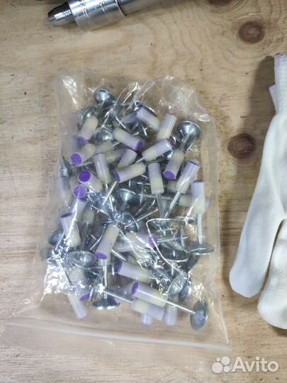 Пневматический гвоздезабивной пистолет