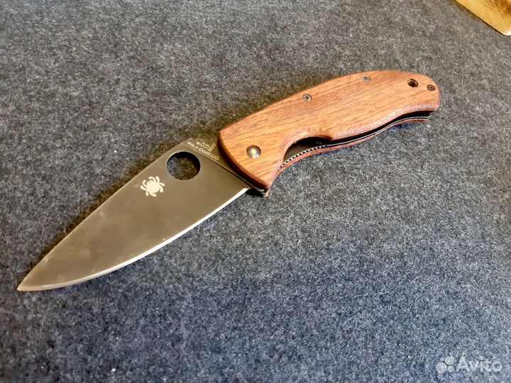 Spyderco Tenacious - накладки из Сапеле
